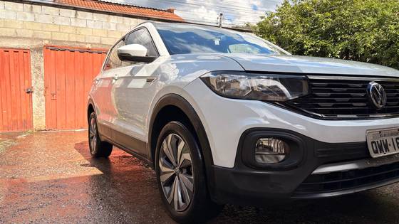 VOLKSWAGEN T-CROSS 1.0 200 TSI TOTAL FLEX COMFORTLINE AUTOMÁTICO